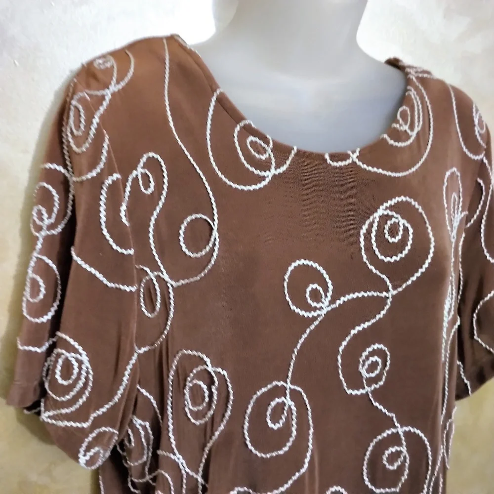 Citiknits Scroll Embroidered Top EUC L/XL